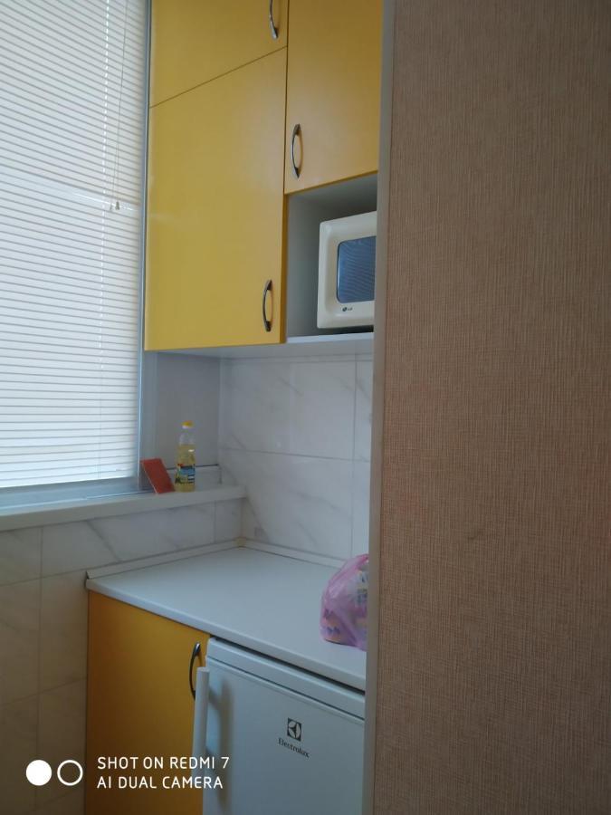 Солнечная Apartment Harkiv Exterior foto
