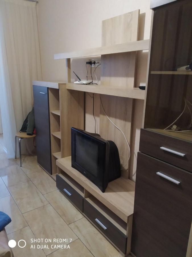 Солнечная Apartment Harkiv Exterior foto