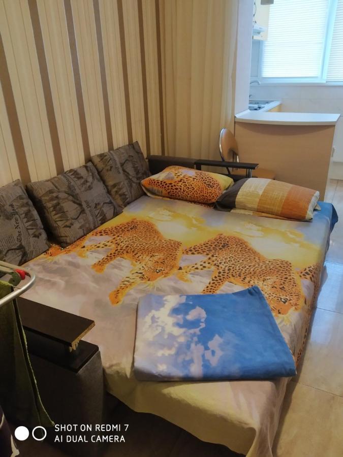 Солнечная Apartment Harkiv Exterior foto