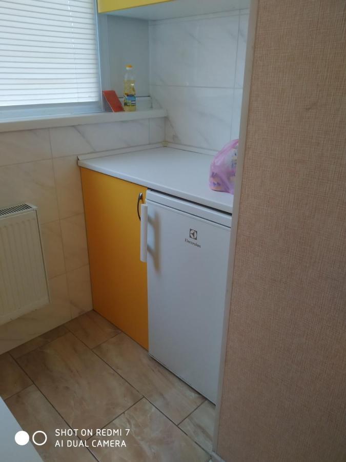 Солнечная Apartment Harkiv Exterior foto